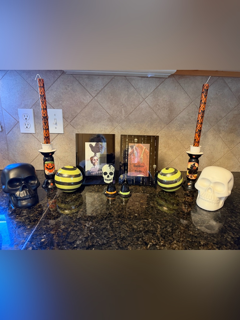 Halloween Decor Set!